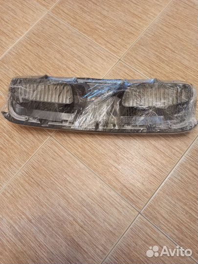 Решетка радиатора со значком Rover 600