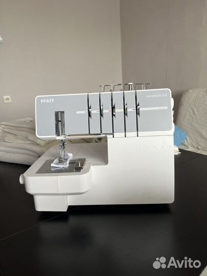 Коверлок Pfaff