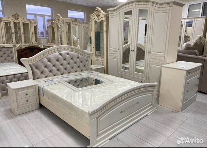 Спальный гарнитур