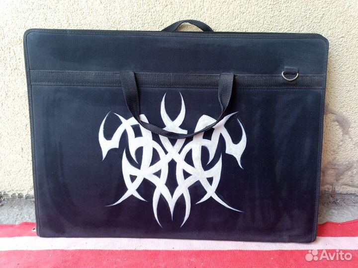 Папка для художника a2 черная с рисунком