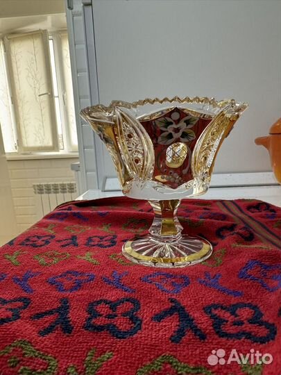 Ваза для варенья на ножке