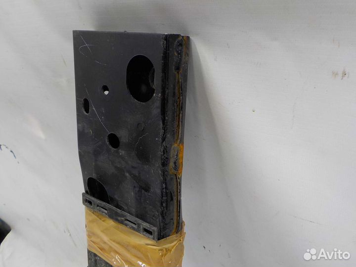 Усилитель бампера toyota fortuner