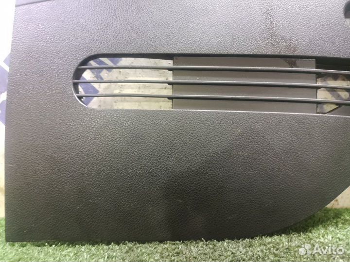 Накладка багажника задняя правая Ford Fusion