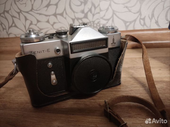 Плёночный фотоаппарат Zenit - E