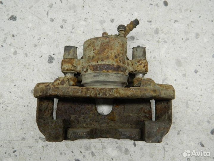 Суппорт передний правый Mazda 3 BK 2002-2009