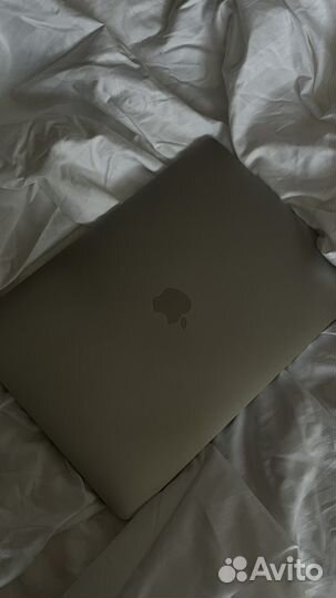 MacBook Pro 13/M2/8/512 (Silver)