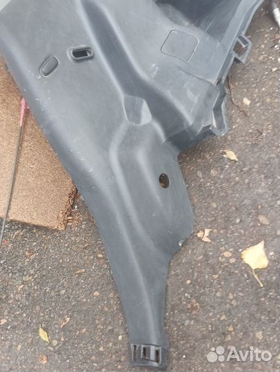 Обшивка багажника правая ниссан жук
