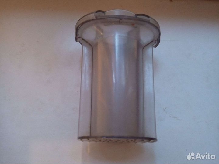 Толкатель в крышку основной чаши комбайна bosch