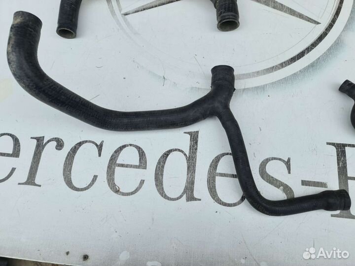 Патрубок радиатора нижний Mercedes W201 M102