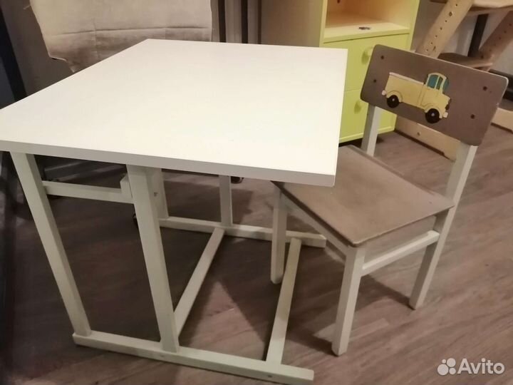 Детский стол и стул