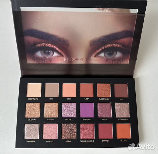 Палетка теней huda beauty