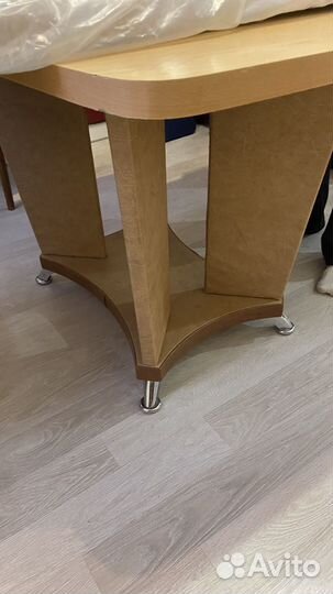 Обеденный стол