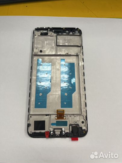 Дисплей для Honor 7c Pro в раме черный