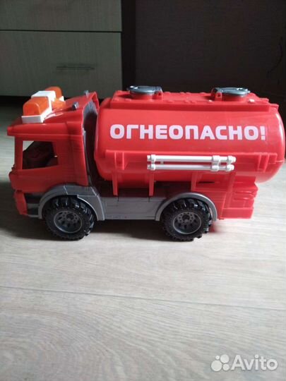 Бензовоз, самосвал, мусоровоз