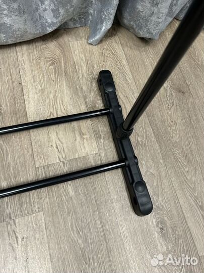 Вешалка напольная на колесах