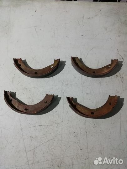 Тормозные колодки стояночного тормоза BMW 5 E34