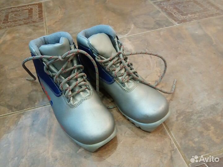 Лыжные ботинки 34 размер NNN