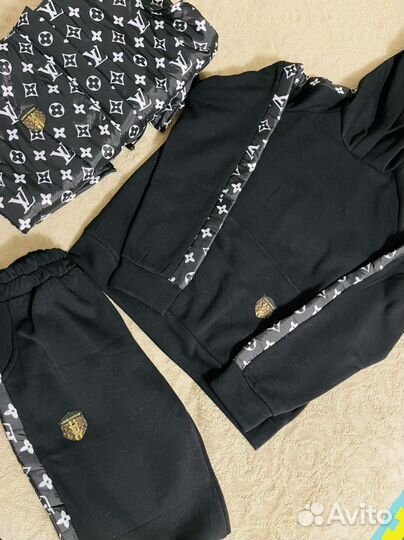 Спортивный костюм тройка