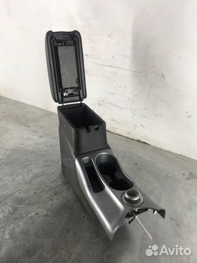 Подлокотник передний Peugeot 4007 2007-2012