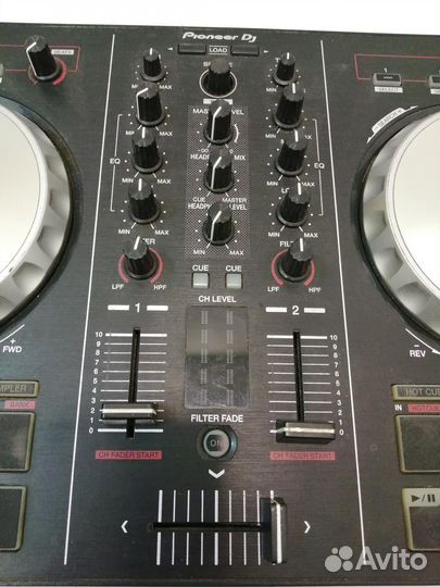 DJ контроллер Pioneer DDJ-SB2