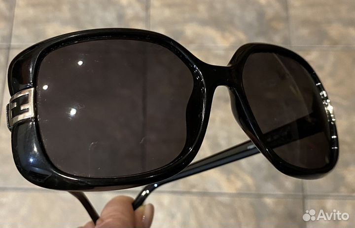 Очки солнечные Фенди