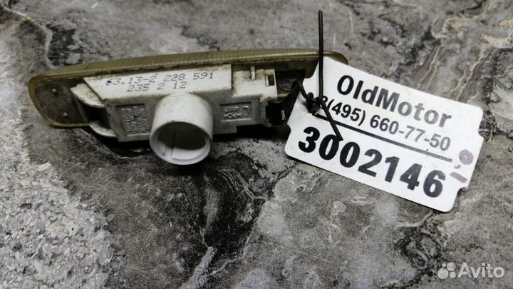 Повторитель на крыло левый белый BMW 3-серия E46