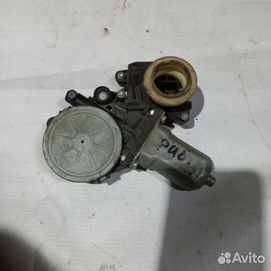 Моторчик стеклоподъемника передний правый Toyota