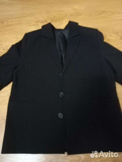 Костюм для мальчика 140см (новый)