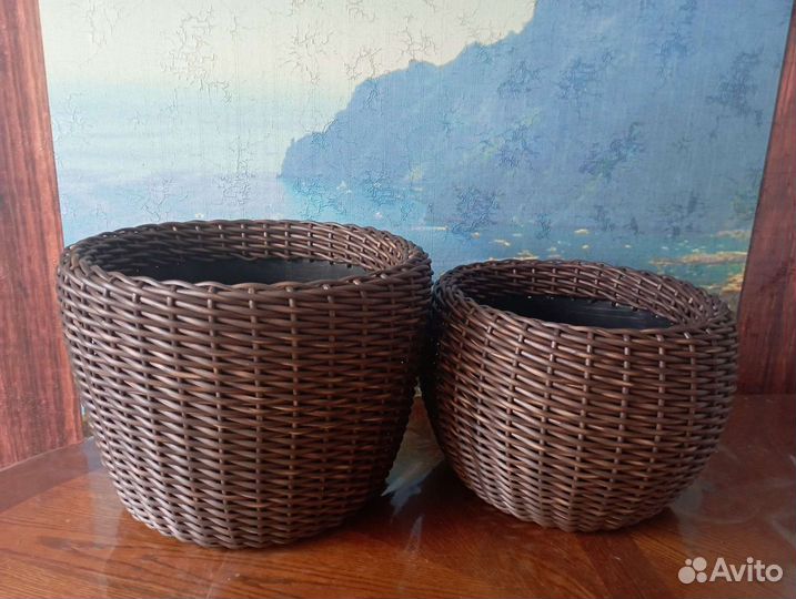 Кашпо из искусственного ротанга