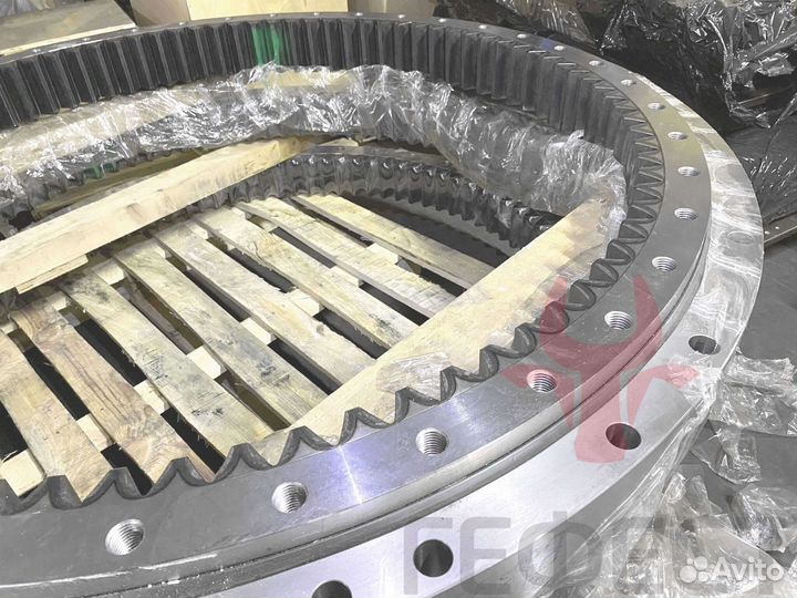 Опорно-поворотный круг Hyundai R330LC-9A