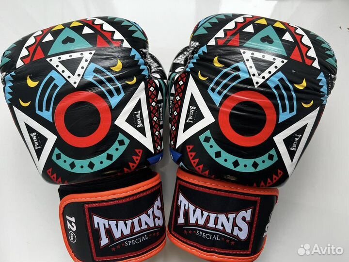 Боксерские перчатки 12 oz twins