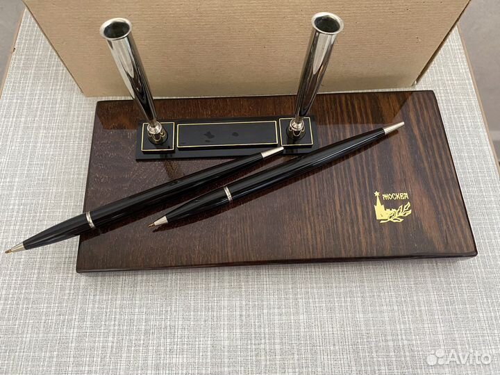 Письменный прибор деревянный