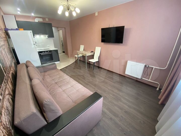 2-к. квартира, 43 м², 1/16 эт.