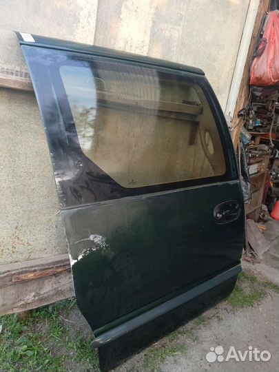 Дверь на chrysler voyager