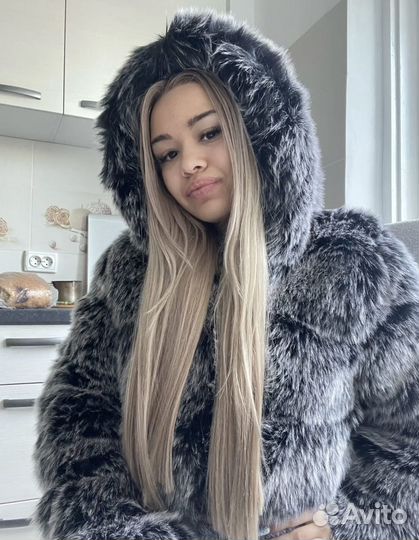 Шубка с капюшоном