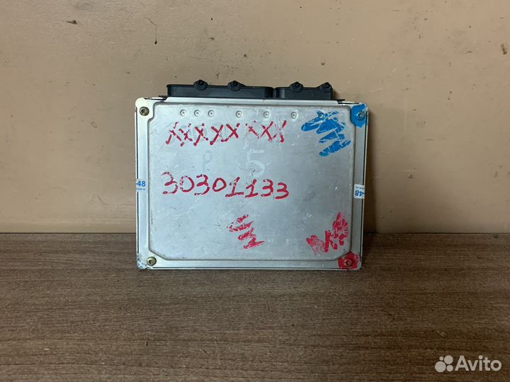 Блок эбу Passat B5 1.8 8D0907558S