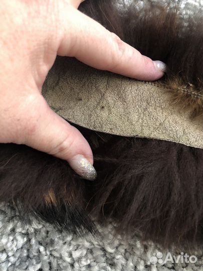 Меховая опушка енот