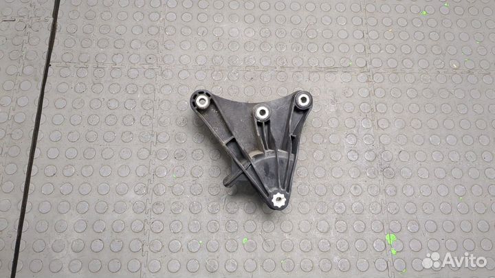 Кронштейн кпп Chevrolet Blazer, 2020