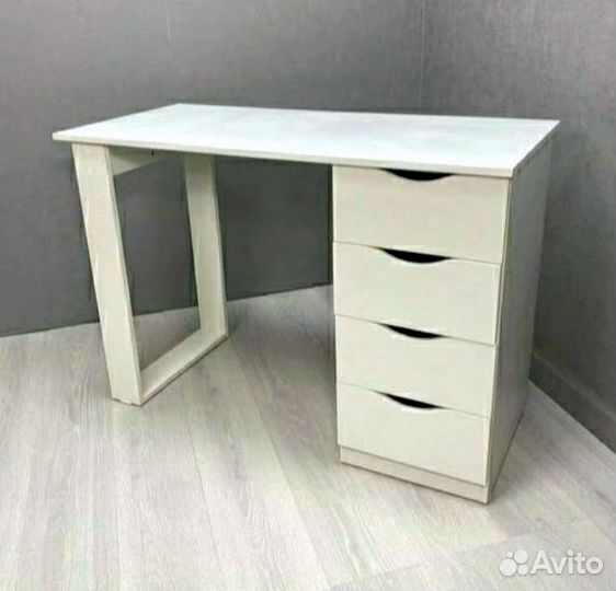 Стол офисный лофт