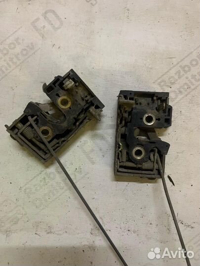 Замок двери задней Volkswagen Passat B3 1988