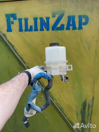 Расширительный бачок Toyota Prius 50/55