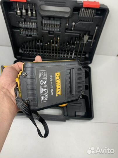 Шуруповерт Dewalt 21v ударный