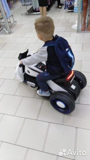 Продам детский электромобиль