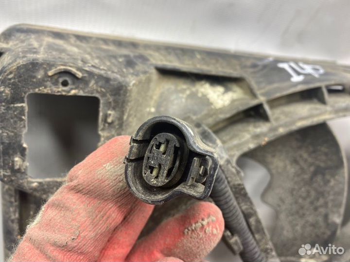 Вентилятор (диффузор) радиатора Hyundai I40