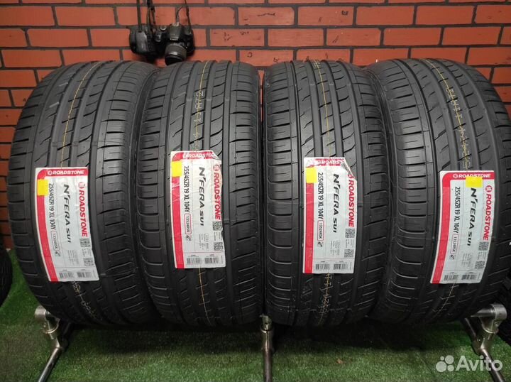 Roadstone N'Fera SU1 255/45 R19 104Y
