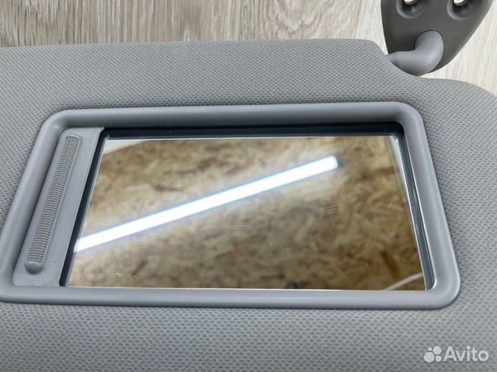 Козырек солнцезащитный правый Hyundai Ix35