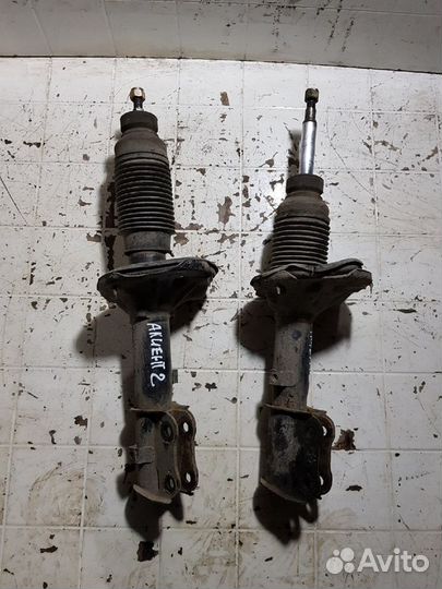 Амортизатор передний Hyundai Accent 2006 1.5 МКПП