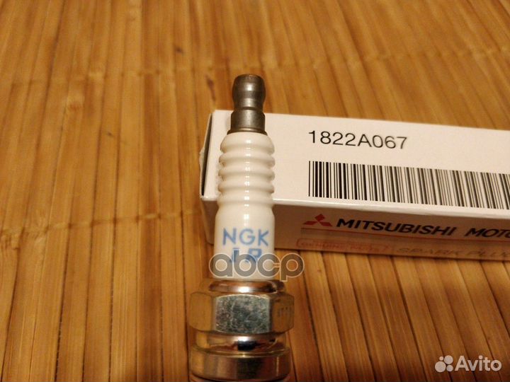 Свеча зажигания 1822A067 mitsubishi