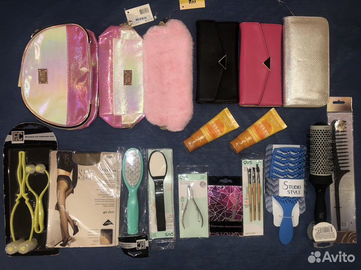 Маникюр,педикюр,расчески,косметички,массажер,макия