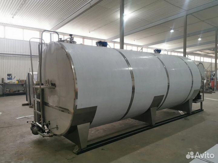 Охладитель молока закрытого типа объемом 30000 лит